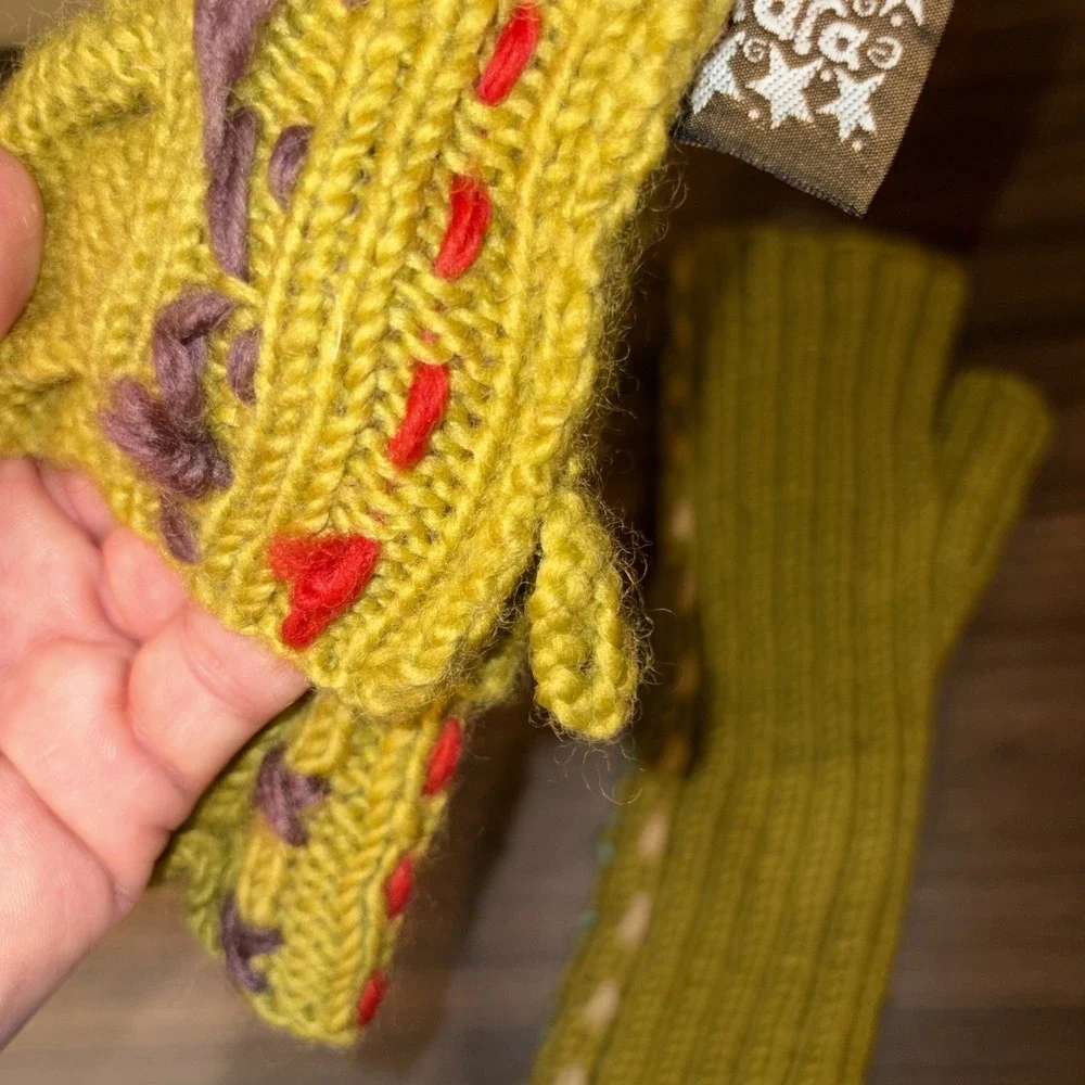 Tara 100% Handspun Wool Hand Warmer Fingerless Mitten Arm Sleeves Nepal Green